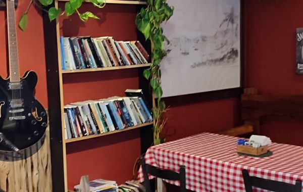 Baum-Platz-Cafe-Bar-1