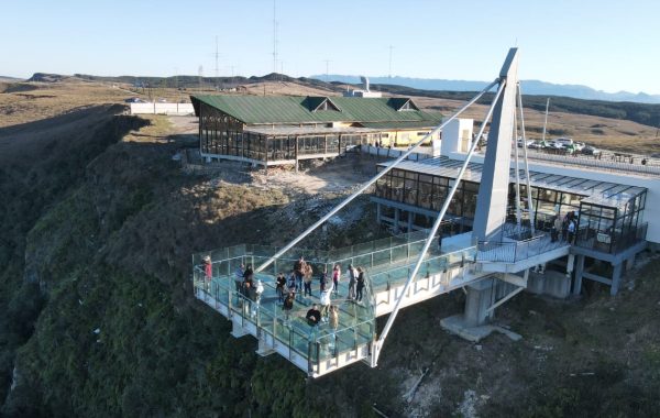 Mirante de vidro_Morro da Boa Vista (1)
