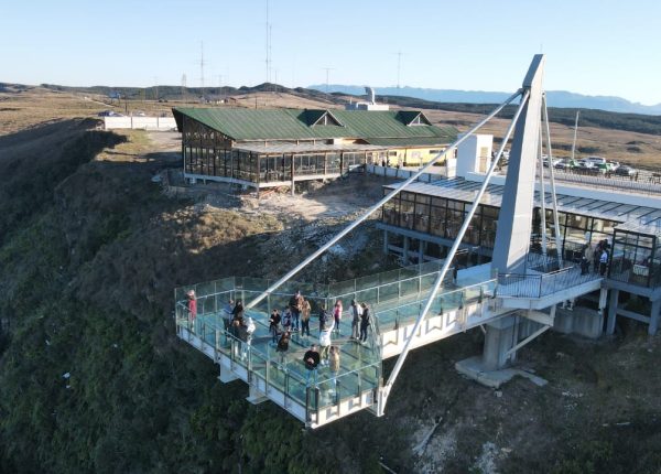 Mirante de vidro_Morro da Boa Vista (1)