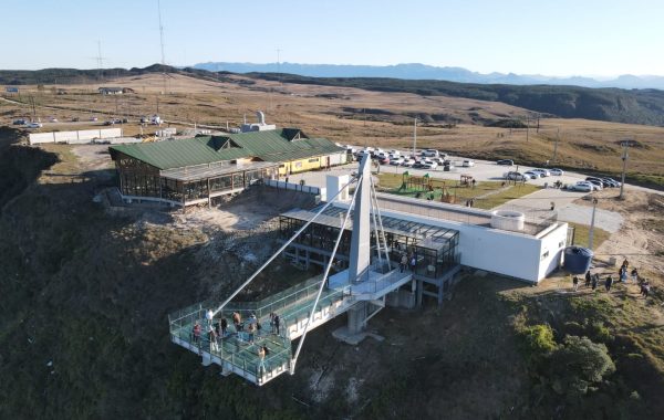 Mirante de vidro_Morro da Boa Vista (2)