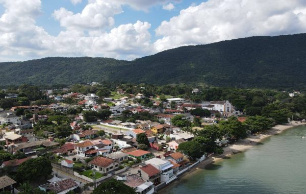 Vista aérea de Praia de Santo Antônio de Lisboa